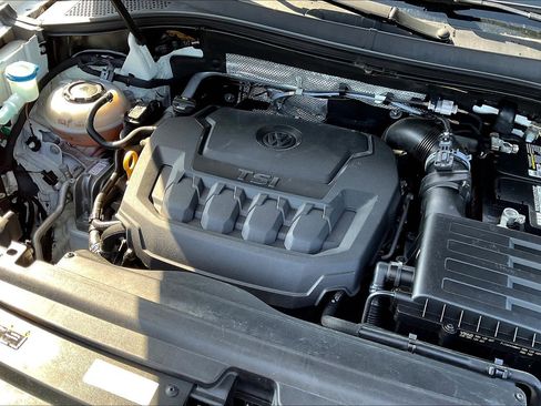 Used 2020 Volkswagen Tiguan S image 32