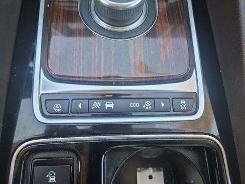 Used 2019 Jaguar F-PACE Portfolio AWD/4WD image 28