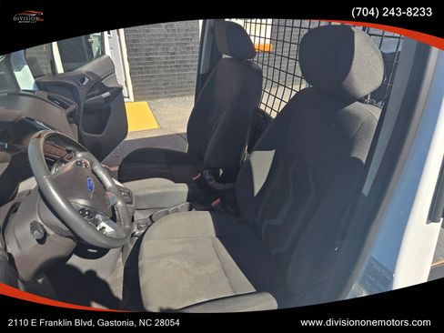 Used 2015 Ford Transit Connect XLT image 9