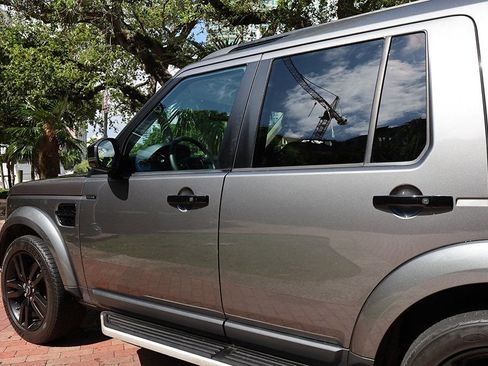 Used 2015 Land Rover LR4 HSE image 23