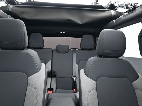 Used 2023 Ford Bronco Base image 30