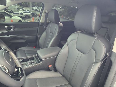 Used 2025 Kia Sorento S FWD image 13