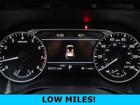 Used 2023 Nissan Pathfinder SL w/ SL Premium Package image 3