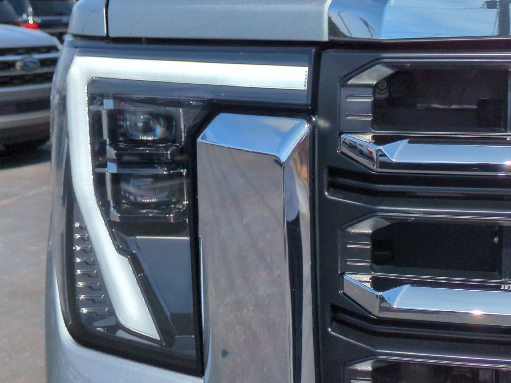 Used 2025 GMC Sierra 2500 SLT w/ SLT Premium Package AWD/4WD image 11