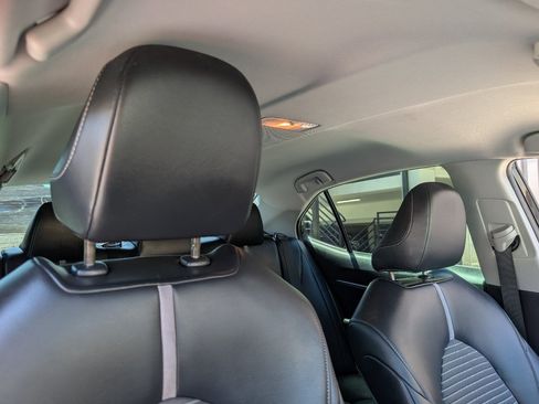 Used 2022 Toyota Camry SE w/ Carpet Mat Package (TMS) FWD image 3