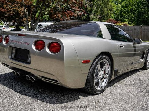 Used 2000 Chevrolet Corvette Coupe w/ Roof Pkg RWD image 8