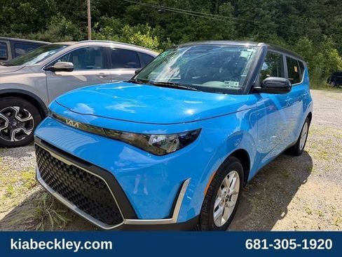 Used 2024 Kia Soul S FWD image 2