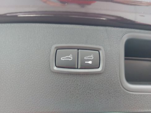 Certified 2026 Porsche Macan AWD/4WD image 15