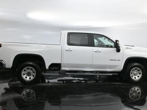 Used 2023 Chevrolet Silverado 2500 LT w/ Convenience Package image 8