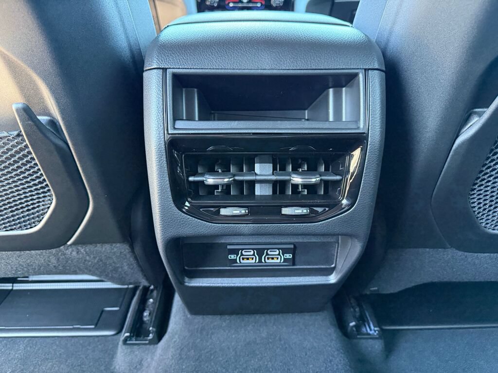 New 2027 Jeep Grand Cherokee Laredo RWD image 31