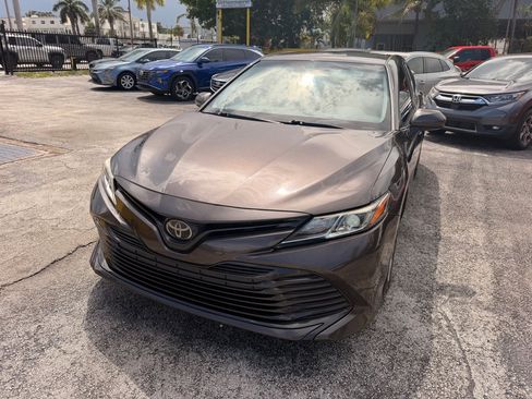 Used 2019 Toyota Camry LE FWD image 4
