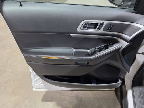 Used 2013 Ford Explorer XLT AWD/4WD image 23