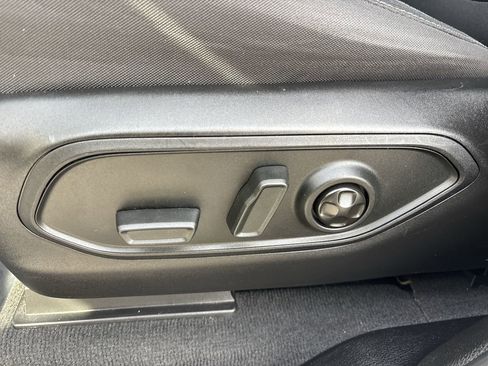 Used 2023 Jeep Grand Cherokee L Laredo image 20