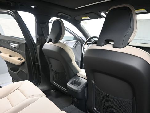 New 2026 Volvo XC60 B5 Plus w/ Protection Package Premier image 15