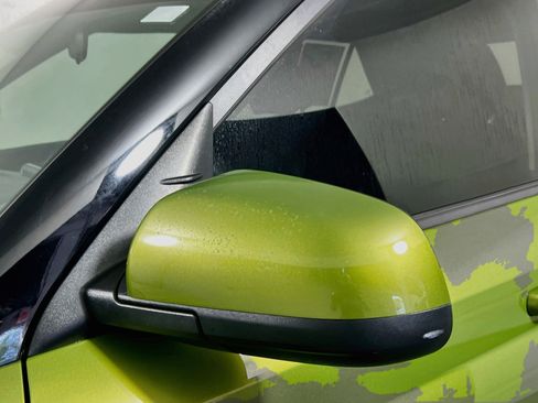 Used 2021 Hyundai Venue SE FWD image 12