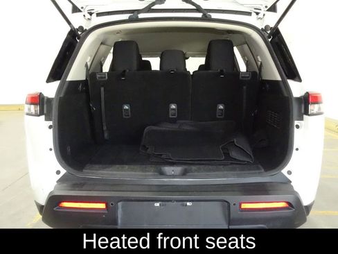 Used 2024 Nissan Pathfinder SV image 13