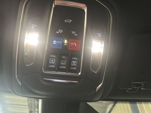 New 2026 Jeep Grand Cherokee L Limited w/ Limited Altitude Package AWD/4WD image 15