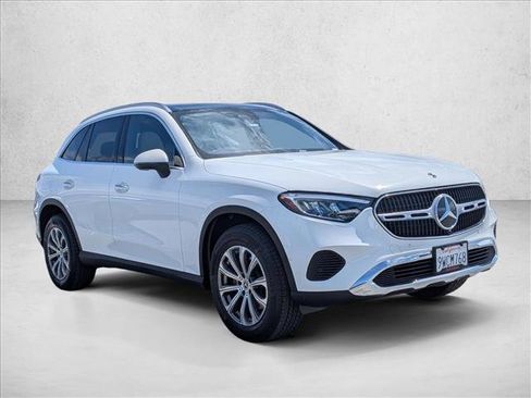 Used 2026 Mercedes-Benz GLC 300 4MATIC image 3