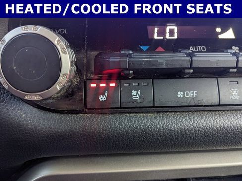 Used 2022 Toyota Tundra Limited image 4