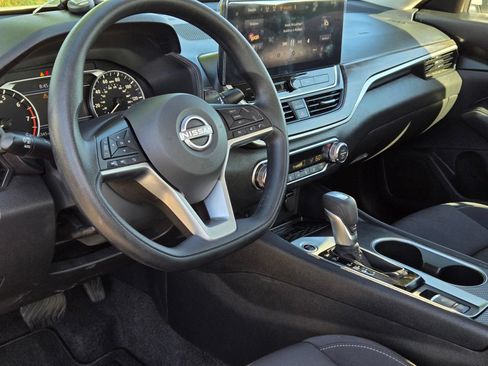 Used 2025 Nissan Altima 2.5 SV w/ SV Special Edition Package AWD/4WD image 12