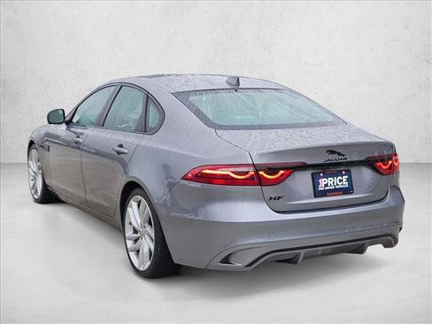 Used 2021 Jaguar XF SE RWD image 8