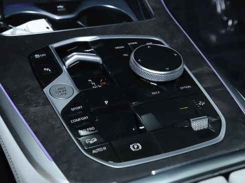 Certified 2025 BMW X7 xDrive40i w/ M Sport Package image 30