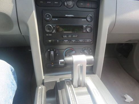 Used 2006 Ford Mustang GT RWD image 12