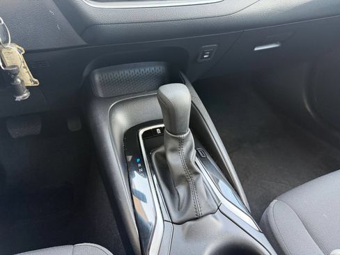 Used 2025 Toyota Corolla LE FWD image 39