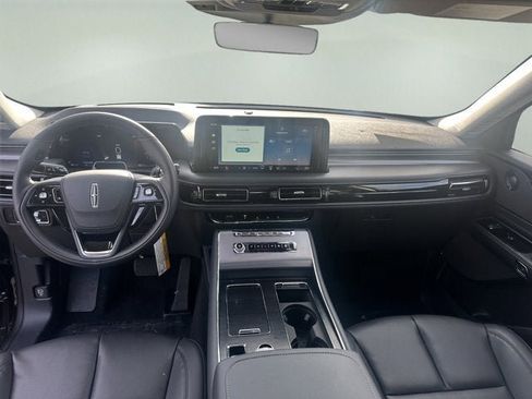 New 2026 Lincoln Aviator AWD image 10