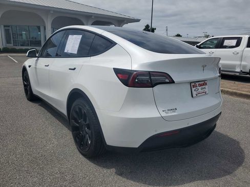Used 2022 Tesla Model Y Long Range AWD/4WD image 3