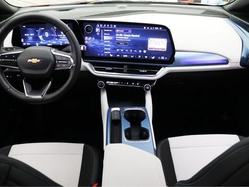 Certified 2025 Chevrolet Equinox EV LT w/ LPO, All-Weather Mat Package FWD image 23
