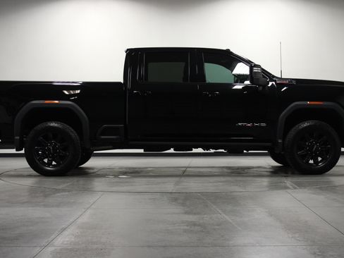 Used 2026 GMC Sierra 2500 AT4 w/ AT4 Premium Plus Package AWD/4WD image 3