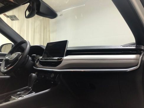 Used 2024 Jeep Compass Limited AWD/4WD image 13