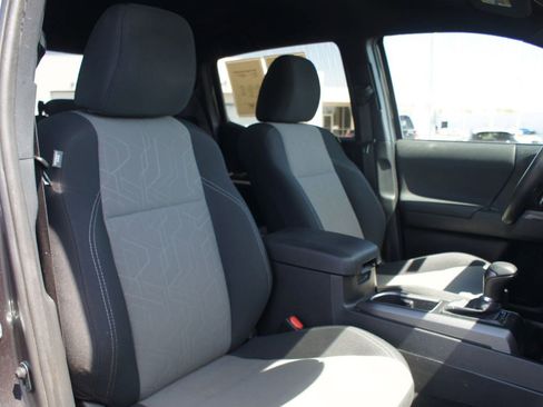 Used 2021 Toyota Tacoma TRD Sport AWD/4WD image 21