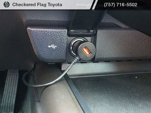 Used 2023 Toyota Camry SE w/ Cold Weather Package FWD image 18