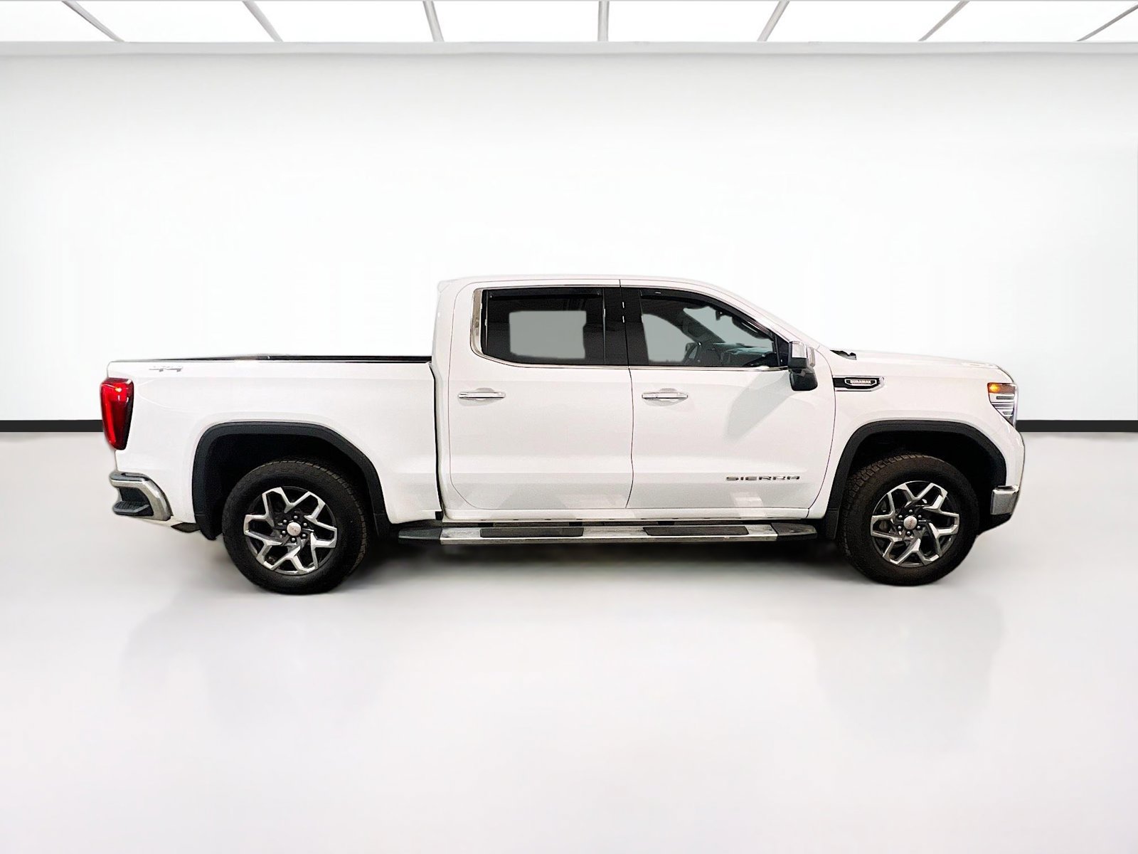Used 2022 GMC Sierra 1500 SLT AWD/4WD image 22