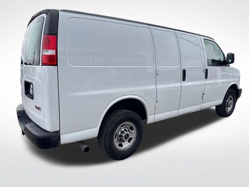 Used 2024 GMC Savana 2500 w/ Driver Convenience Package image 5