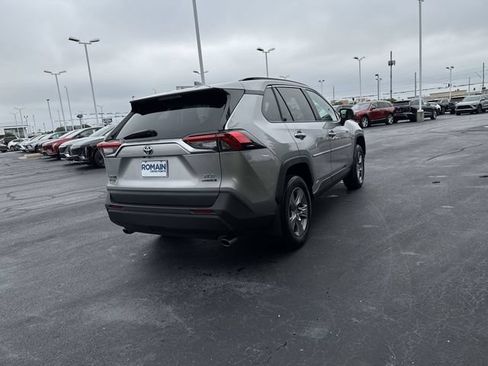 Used 2024 Toyota RAV4 XLE AWD/4WD image 5