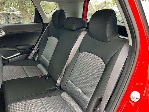 Used 2025 Kia Soul LX w/ LX Technology Package image 32
