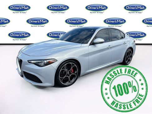 Used 2022 Alfa Romeo Giulia Ti w/ Active Assist Plus Package RWD image 3