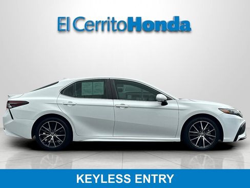 Used 2024 Toyota Camry SE FWD image 2