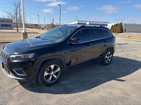 Used 2019 Jeep Cherokee Limited image 3