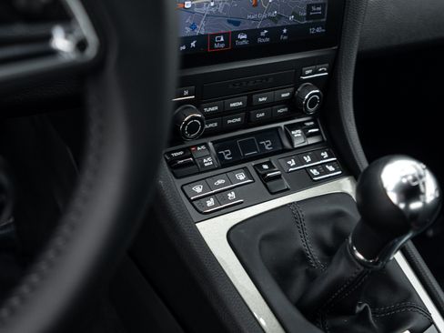 Certified 2025 Porsche 718 Cayman S RWD image 17