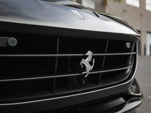 Certified 2019 Ferrari Portofino RWD image 13