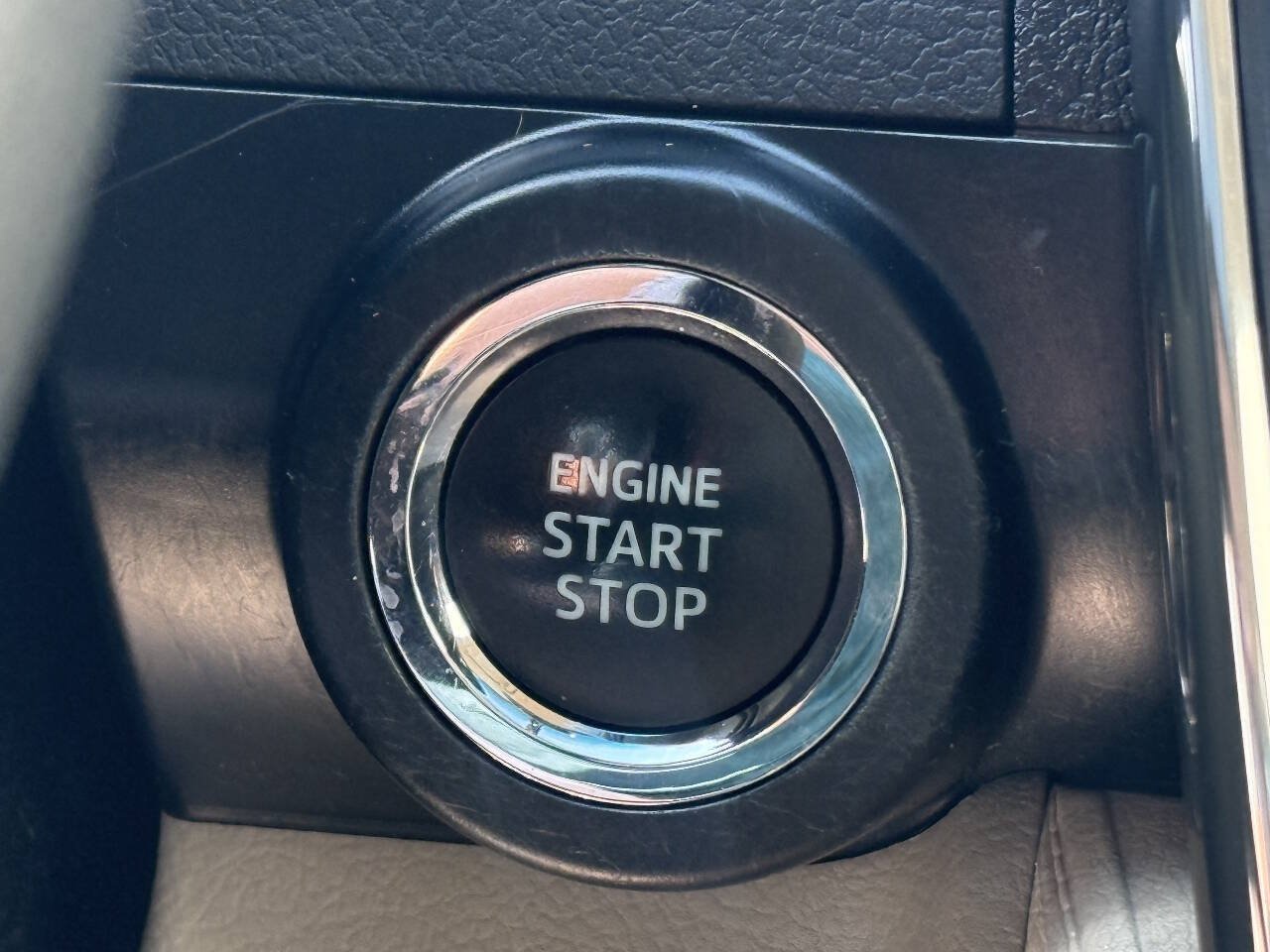 Used 2012 Toyota Camry XLE FWD image 16