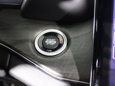 Used 2023 Jeep Grand Cherokee Overland w/ Luxury Tech Group IV image 8