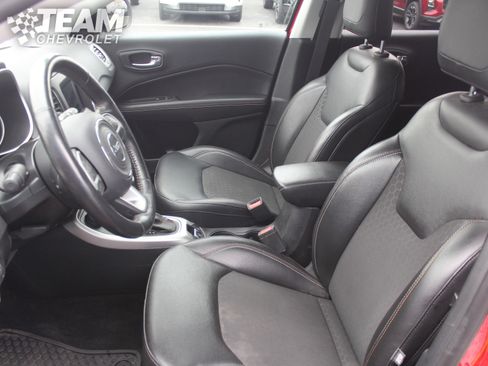 Used 2019 Jeep Compass Latitude w/ Popular Equipment Group image 11