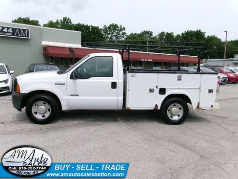 Used 2006 Ford F250 XL RWD image 2
