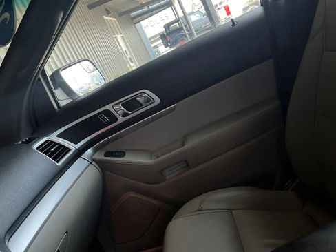 Used 2012 Ford Explorer XLT AWD/4WD image 37