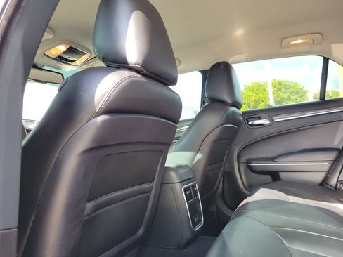 Used 2022 Chrysler 300 Touring L RWD image 15